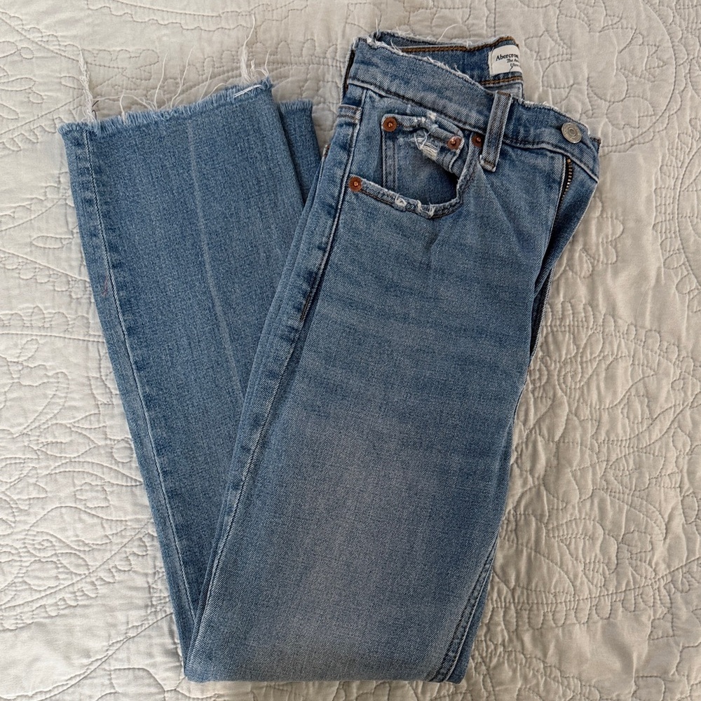 A&F Abercrombie & Fitch Ultra High Rise Ankle Straight - Size 24